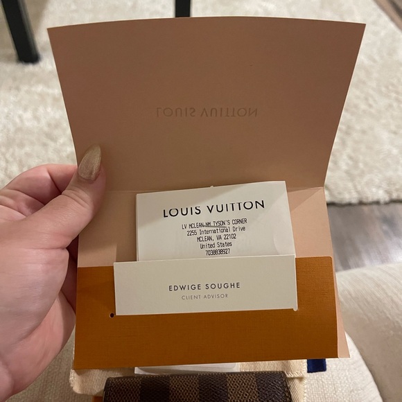 Louis Vuitton 6 Ring Keyholder in Damier Ebene - Picture 2 of 8